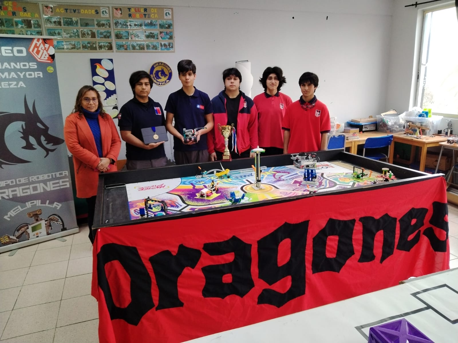 Equipo Dragones del LHSB obtiene el primer lugar en VIII Concurso Interescolar de Robótica UDP