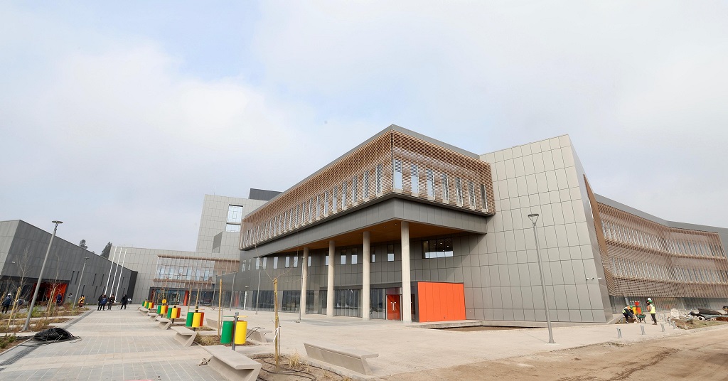 Arquitecto jefe del nuevo Hospital de Melipilla detallas aspectos generales del edificio