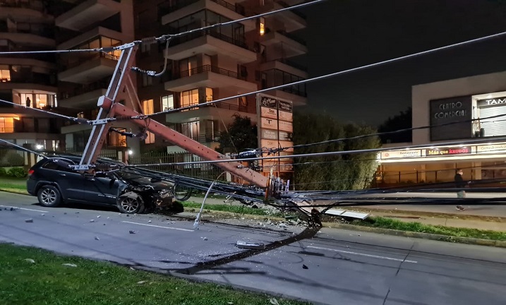 CGE registra un promedio de diez choques de poste al día en el primer semestre