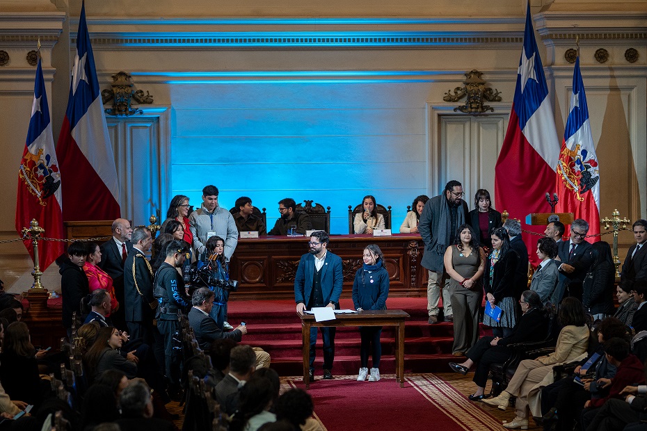 Alcaldesa de Melipilla participa en la promulgación de la Política Nacional de la Niñez y Adolescencia