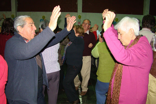 Adultos mayores de Melipilla despiden agosto con un gran “malón”