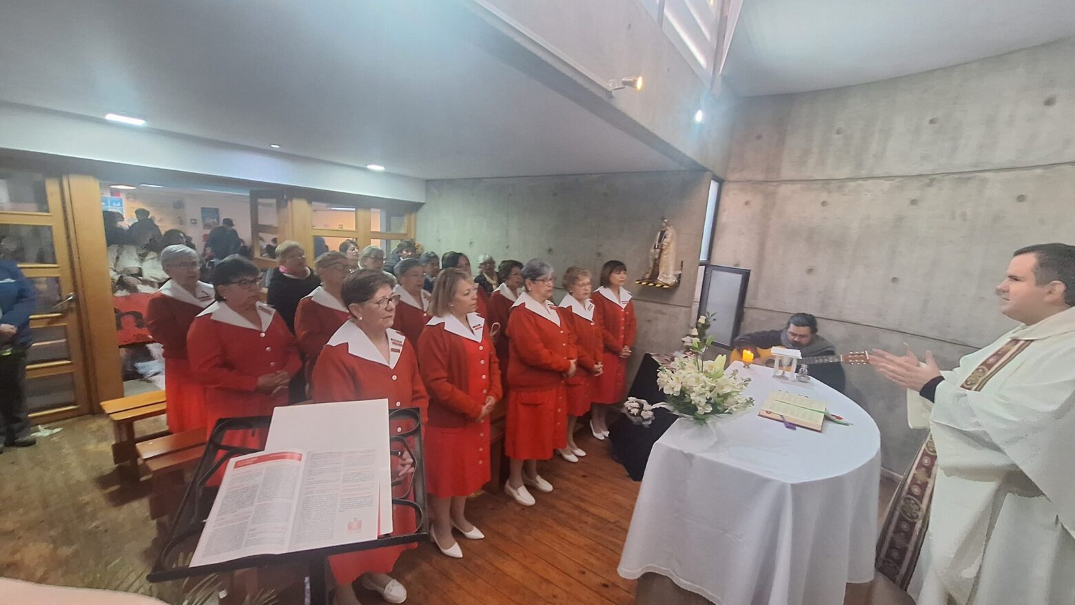 Damas de Rojo celebran 50 años de vida: nexo entre paciente y familia en el Hospital de Melipilla