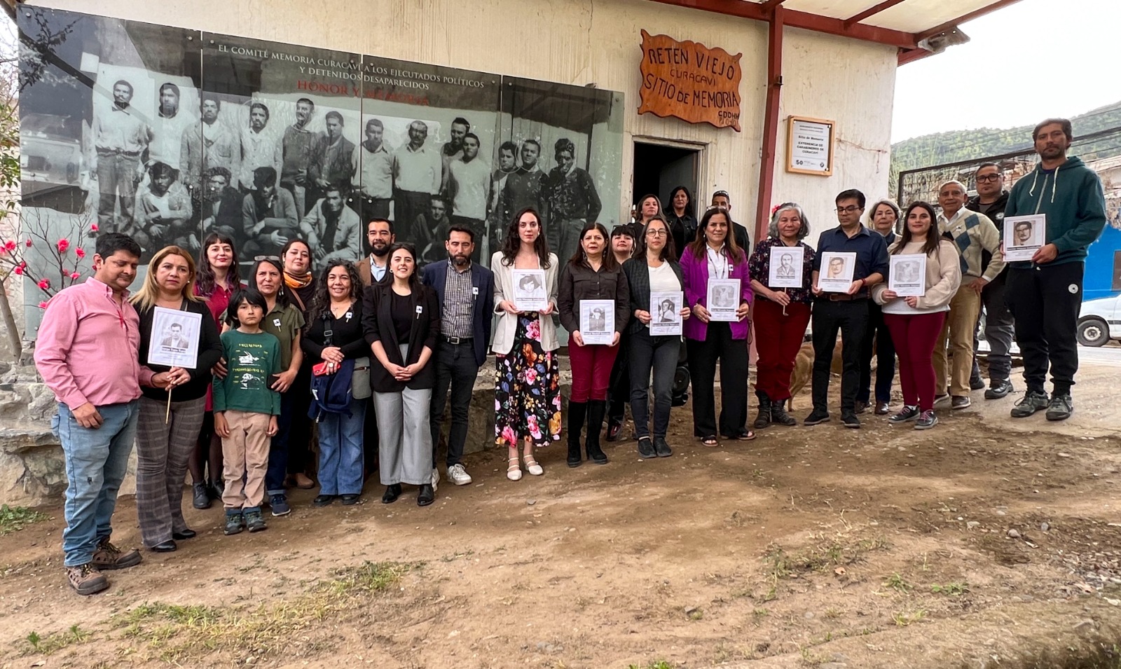 Realizan descubrimiento de placa que declara Monumento en Calidad de Histórico a extenencia de Curacaví