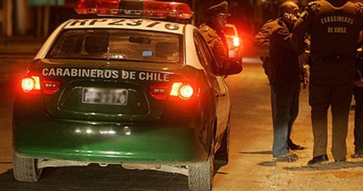 Delincuentes roban vehículo en violento atraco