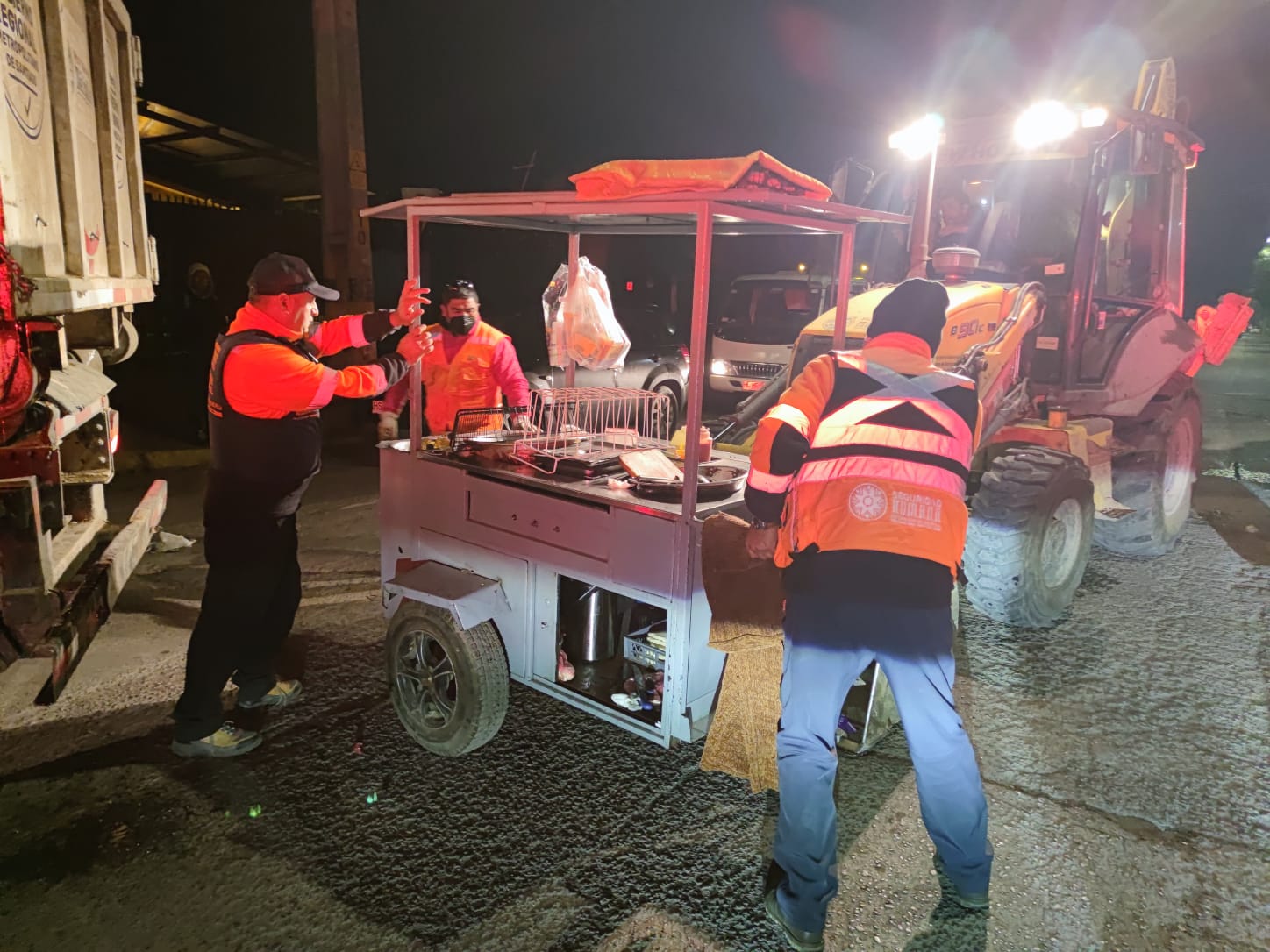 Más de 1.500 kilos de alimentos decomisados deja nuevo operativo de cocinerías ilegales en sector norponiente de Melipilla