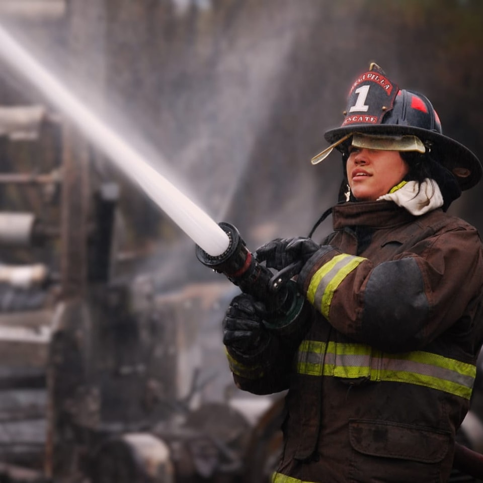 Incendio destruye tres viviendas en el sector Santa Elisa de Mallarauco