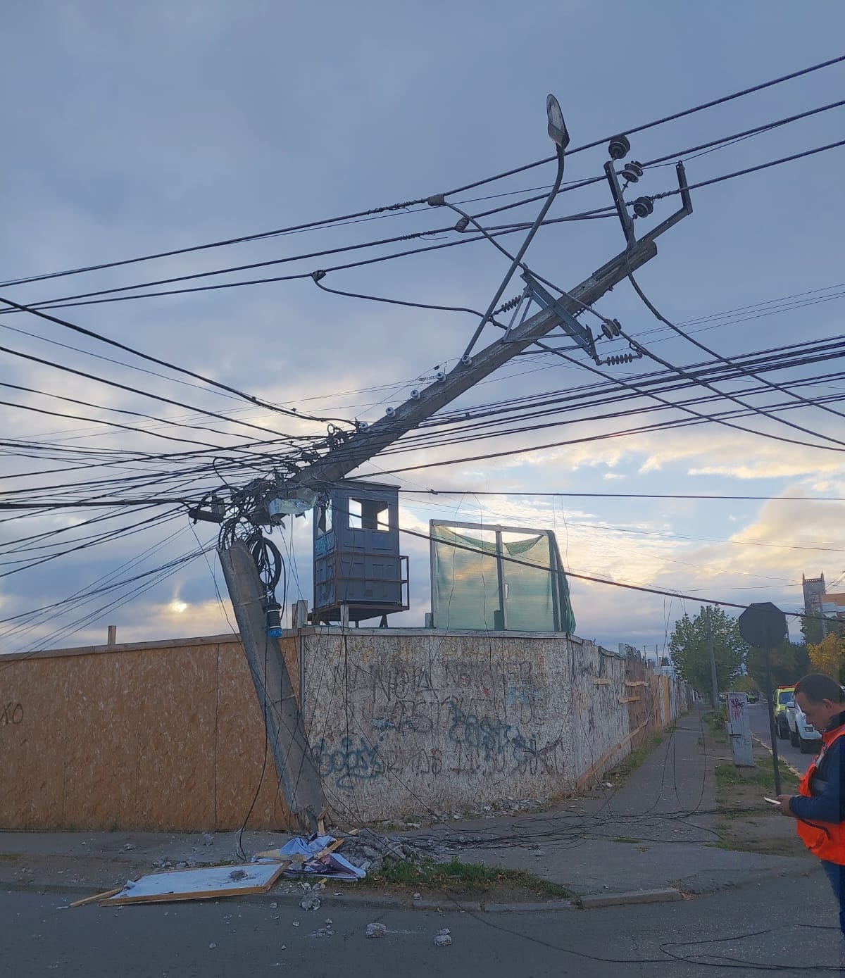 CGE reporta más de 2.600 postes chocados y 10 accidentes diarios al tercer trimestre del año