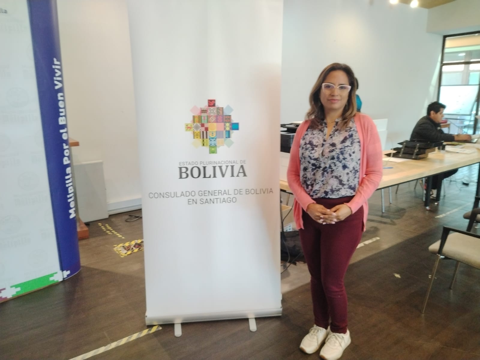 Cónsul de Bolivia en Chile participa en Feria de Servicios Consulares de Melipilla