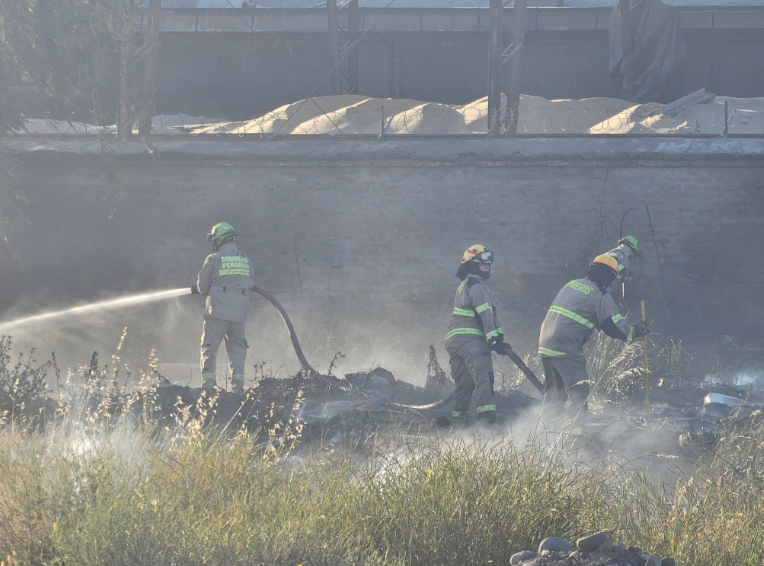 Incendio en Padre Hurtado es controlado tras acción conjunta de Conaf y Bomberos