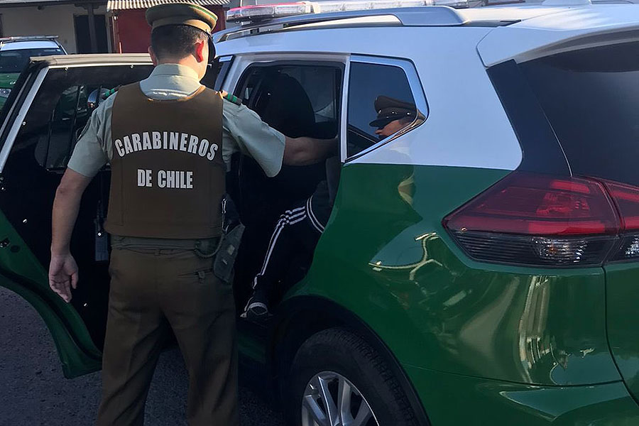 Vecinos atrapan a delincuente sorprendido robando en una casa