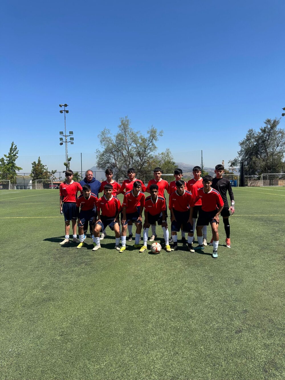 Comenzaron su participación en la final Regional de Fútbol Escolar los establecimientos melipillanos.