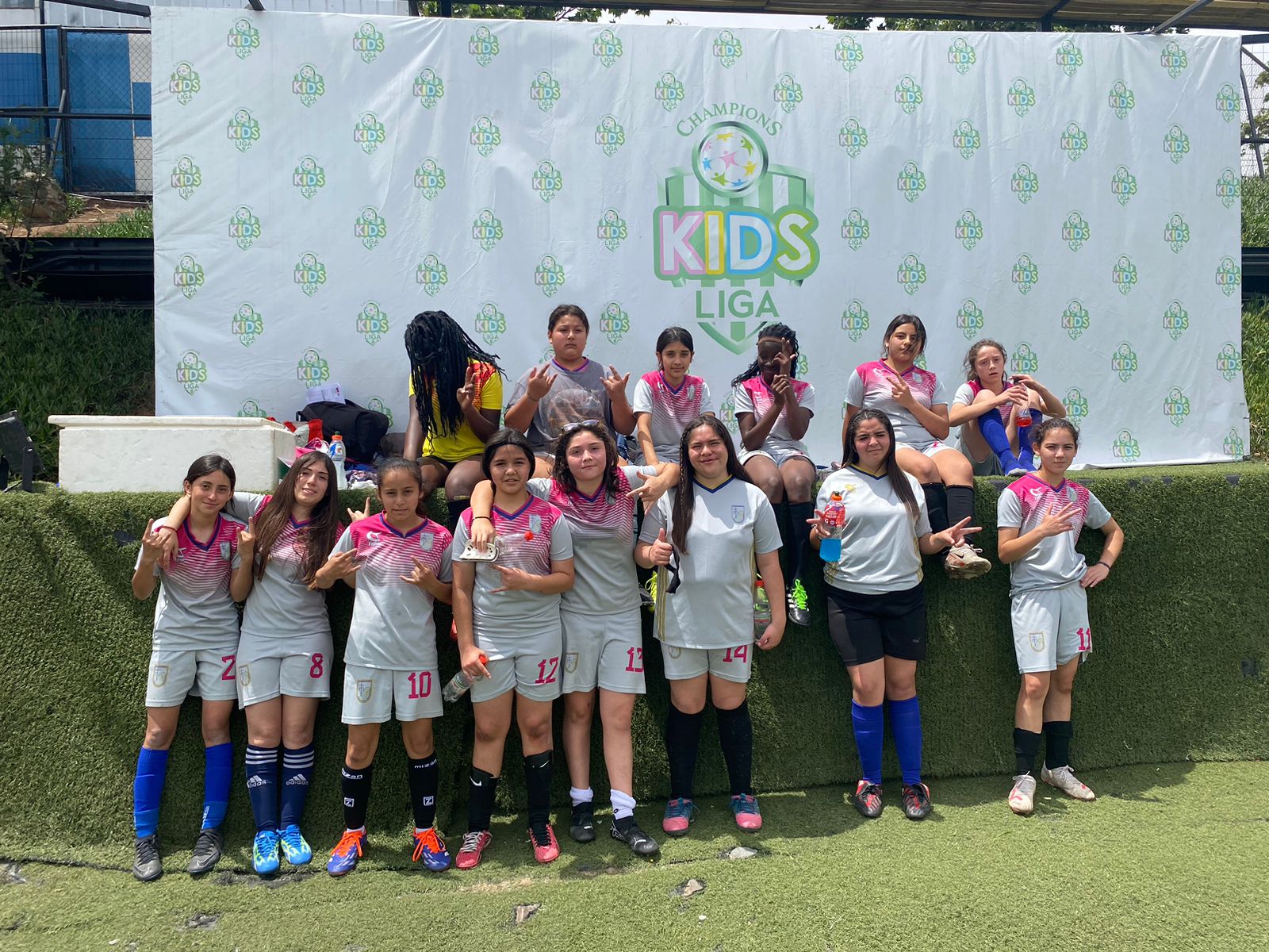 Fútbol Escolar: Dos colegios de Melipilla avanzan a semifinales de la fase regional