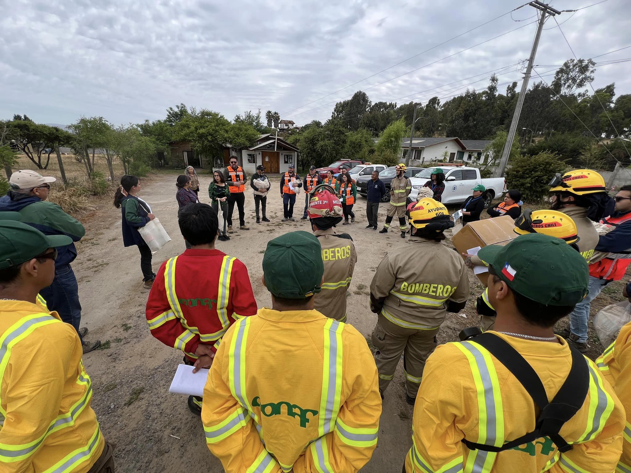 Incendios forestales: Autoridades realizan “puerta a puerta” en sector Popeta para concientizar en la prevención