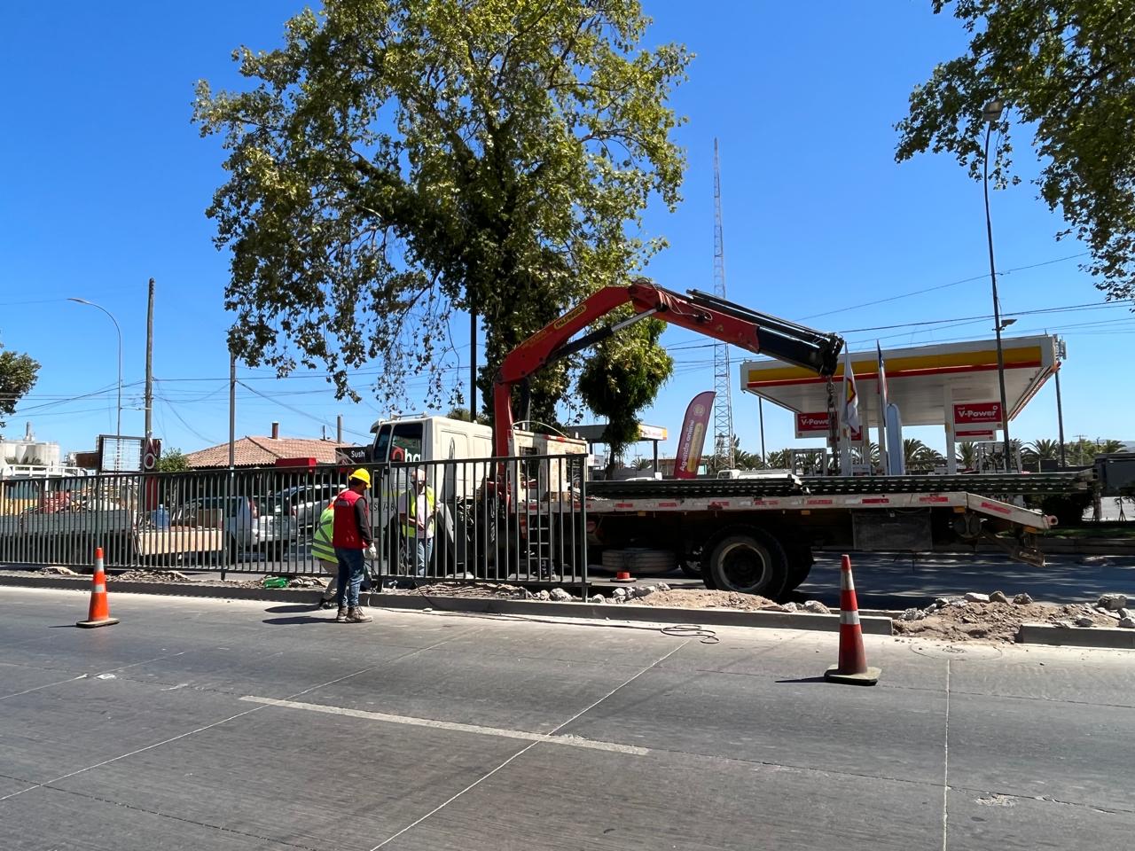 Alcaldesa Gárate agradece gestión del MOP para retirar reja en Vicuña Mackenna que molestaba a vecinos